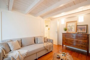 Living area - Ginevra Home - Elegant Historic Retreat in the Heart of Bari (Bari)