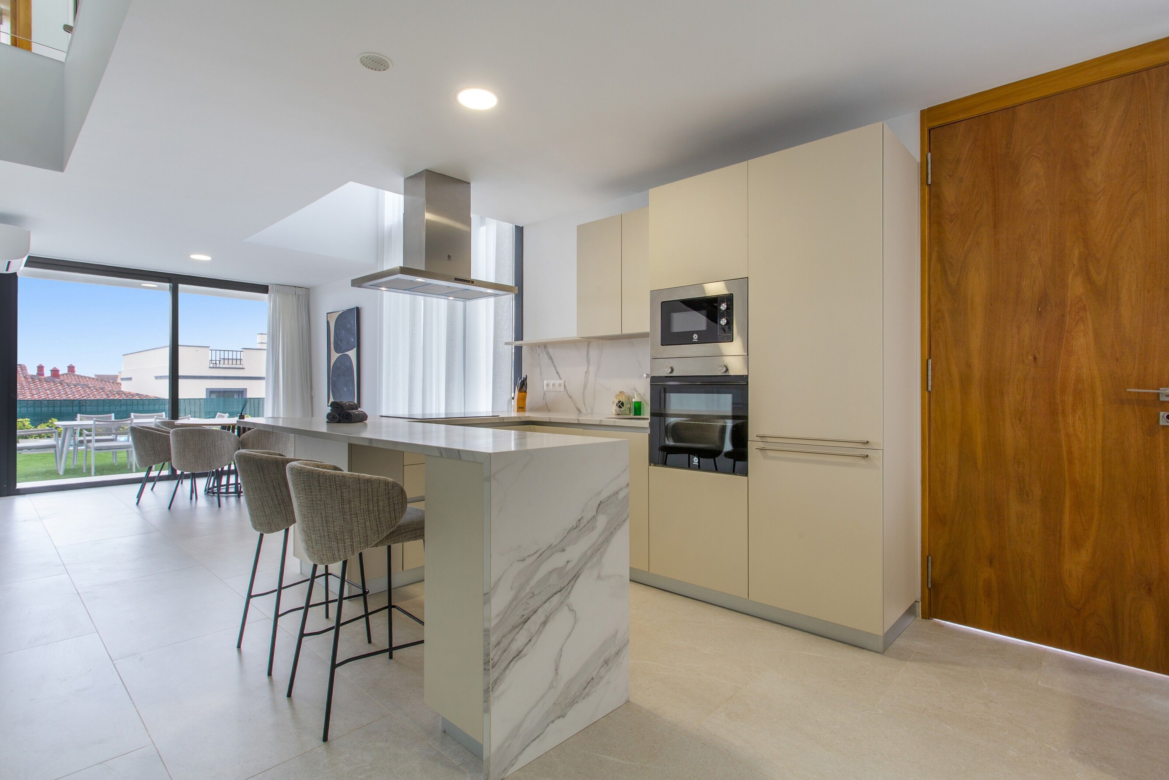 Cuisine privée. Villa de vacances 'Karat La Quinta' avec vue sur la montagne, Wi-Fi et climatisation