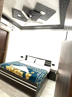 Deluxe Room | Desk, free WiFi - Vidya Dham Vrindavan  (Vrindavan)