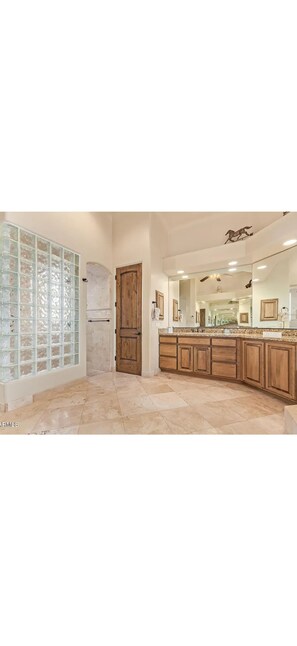 Interior -  6-bedroom home in serene Scottsdale with fitness room/hot tub/pool/e-bikes (Scottsdale)