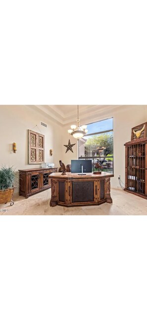 Lobby -  6-bedroom home in serene Scottsdale with fitness room/hot tub/pool/e-bikes (Scottsdale)