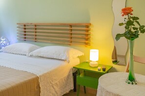 Ferros/tábuas de passar roupa, Wi-Fi, roupa de cama
