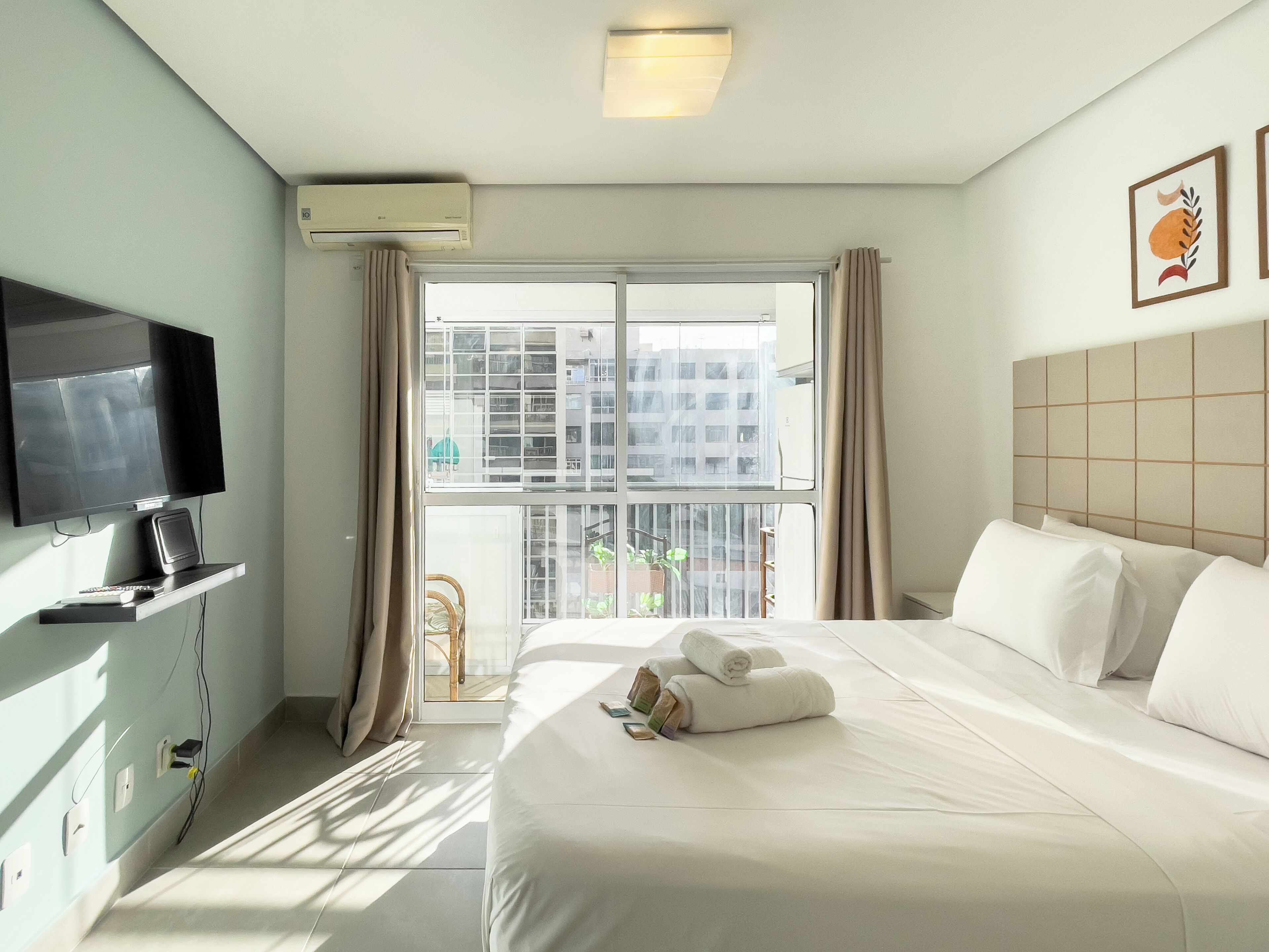 Studio | Blackout drapes, iron/ironing board, free WiFi
