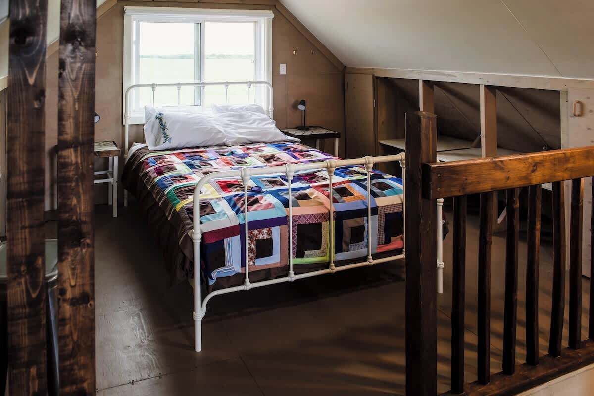WiFi, bed sheets, wheelchair access