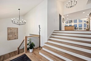 Interior - VACATION HOME OF YOUR DREAMS! Luxury Canyon Retreat Above Shoshone Falls with Private Dock (Twin Falls)