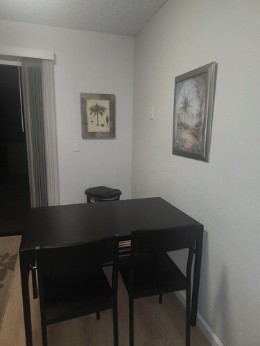 2-bedroom Bayou themed home in Crystal River, Manatee capital of the world!