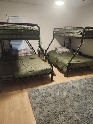 WiFi, bed sheets