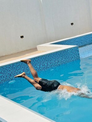 Pool - Cozy 1-bedroom apartment in serene Accra # 3 (Accra)