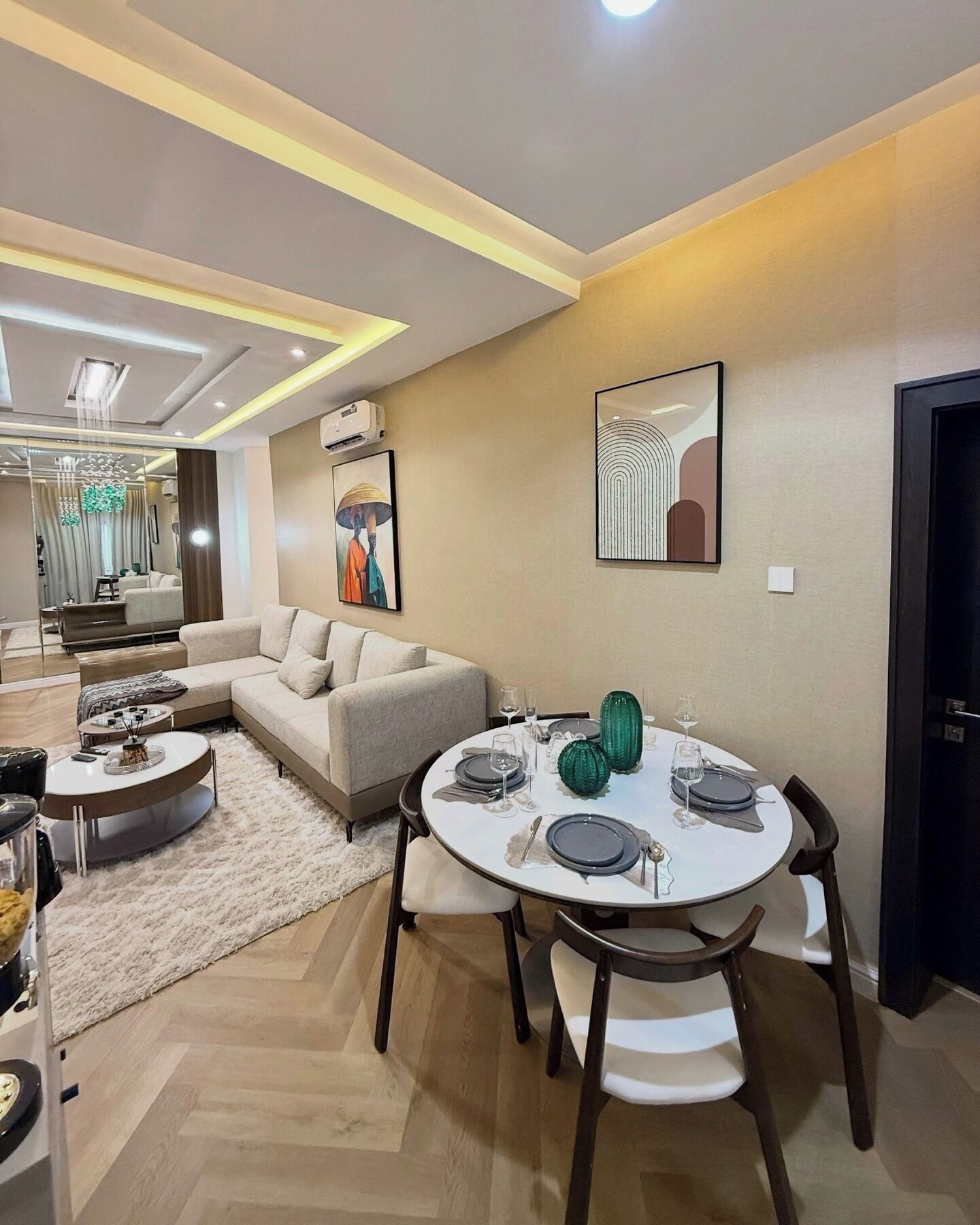 Junior Apartment, Balcony, City View | Dining