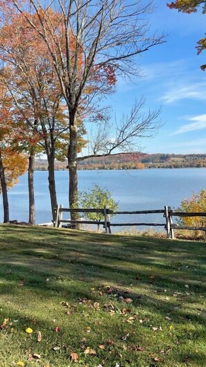 Miscellaneous - Cozy Cottage on Lake Salem Sleeps at least 6 (Derby)