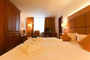 Chambre Deluxe, vue sur le jardin | Coffre-fort, systĂšme dâinsonorisation, accĂšs au Wi-Fi (inclus)