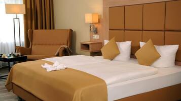 Deluxe Room, Garden View | In-room safe, soundproofing, free WiFi, wheelchair access
