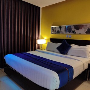 Deluxe Room, Balcony, City View