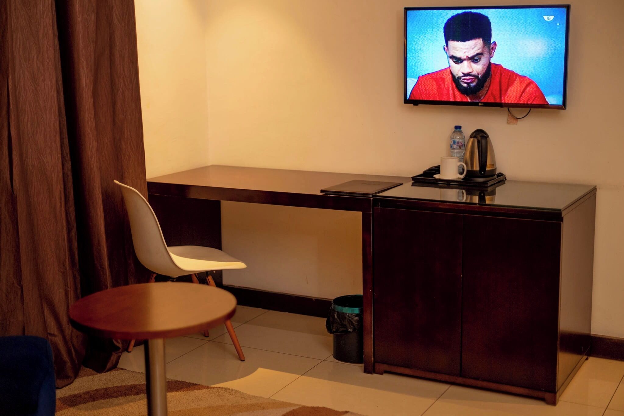 Deluxe Room, Balcony, City View | Interior