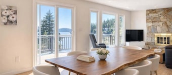 Stunning OCEANfront 3 bedroom cabin - sleeps 8!