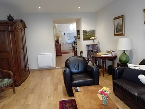 Interior - Apartment 'Joli Loft Romantique' with Wi-Fi (Alès)