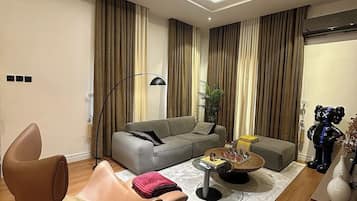 Deluxe Apartment, Balcony, City View | Interior