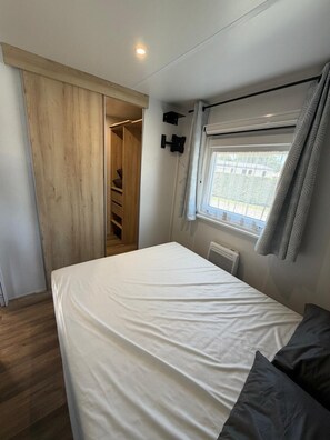 Room - Vrbo Property (Les Mathes)