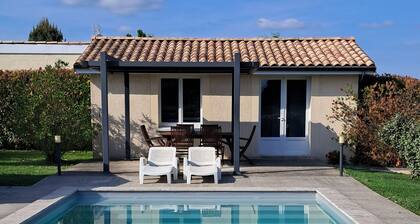 Charmant logement avec jardin et piscine privative