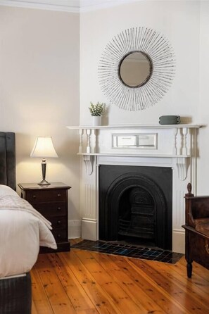 Room - Dulwich Charm Leafy CBD fringe Sophistication (Dulwich)