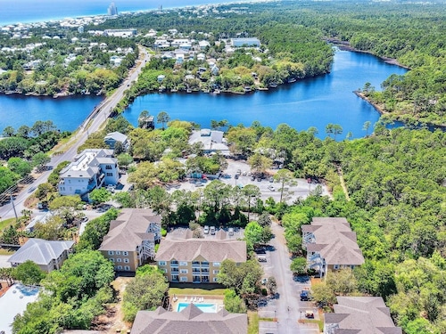 Poolside View Retreat on Scenic 30A, Seagrove - Relax & Unwind in Paradise