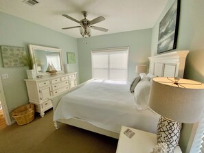 Free WiFi, bed sheets - Poolside View Retreat on Scenic 30A, Seagrove - Relax & Unwind in Paradise (Santa Rosa Beach)