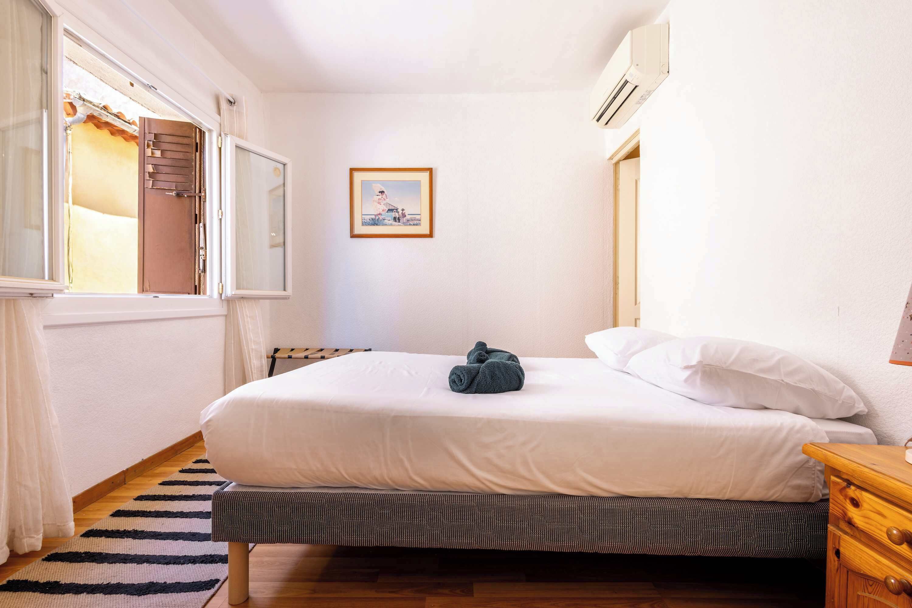 3 bedrooms, WiFi, bed sheets