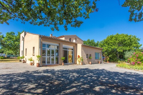 Holiday Home 'Bastide Du Verdon' with Mountain View, Private Garden and Wi-Fi