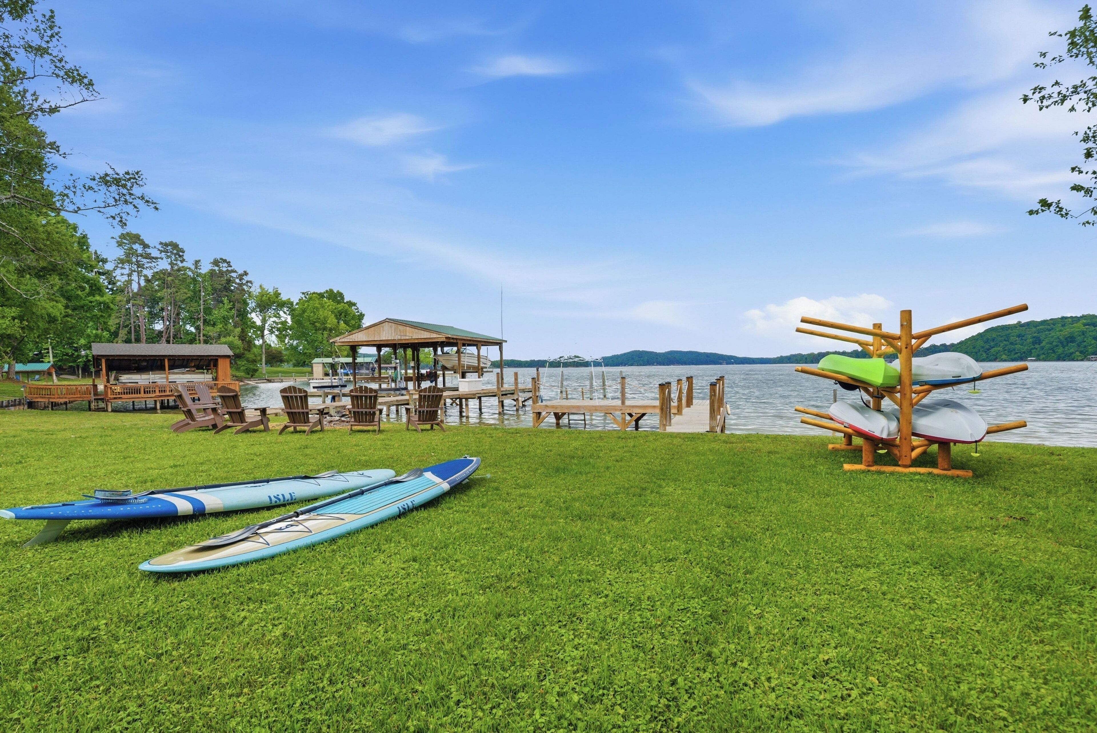 Chaises longues, serviettes de plage