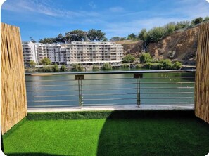 アパートメント 1 ベッドルーム バリアフリー バルコニー | 施設の敷地