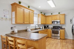 House, Multiple Beds (Rookery III 6005) | Private kitchen - Rookery III 6005 (Gulf Shores)