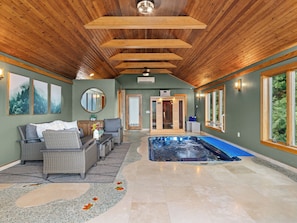 Lobby - Luxury Mountain Retreat, Swim Spa, Sauna, Game Room & Mountain Views (Clyde)