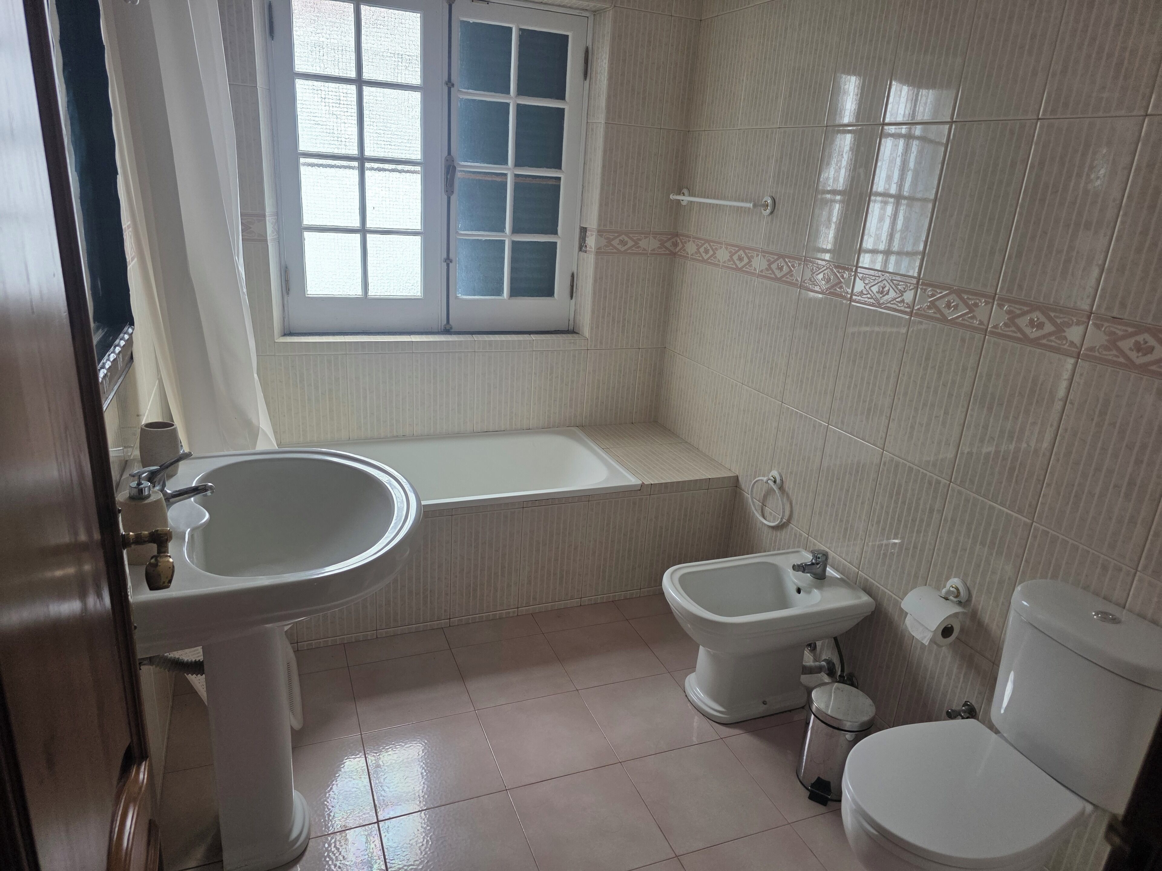 Habitación Deluxe, 1 habitación, no fumadores, baño privado | Baño | Toallas y jabón