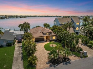 Exterior - Harbor Villa | Waterfront Pool & Spa | Firepit (Indian Rocks Beach)