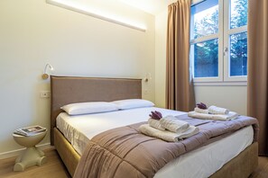 Een strijkplank/strijkijzer, gratis wifi, beddengoed