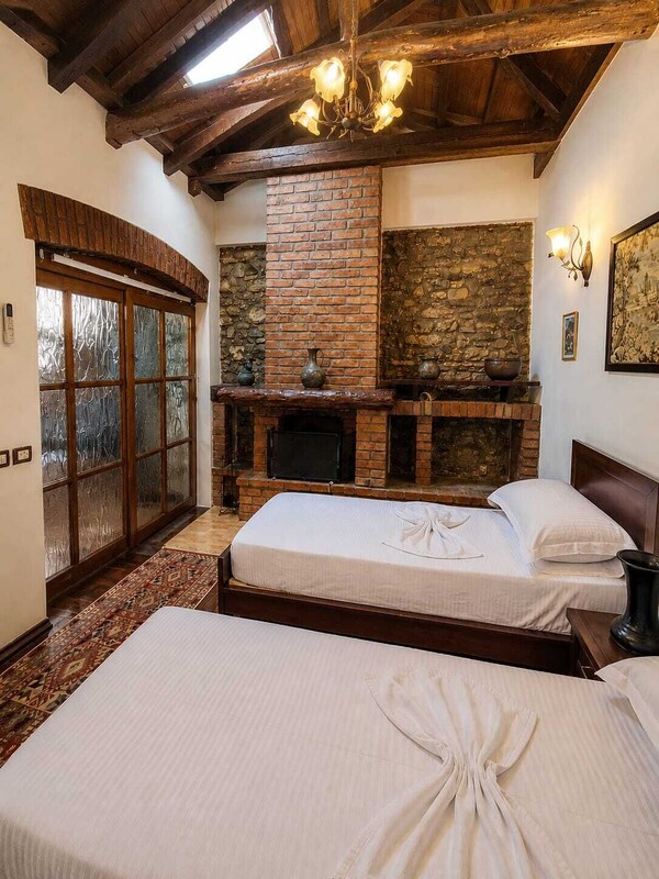 Guva Stone House Mangalem - Distretto di Berat