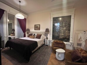 Room - Enjoyable 1-bedroom in boutique guesthouse with AC in vibrant New York (New York)