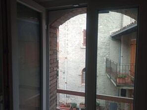 Interior - Holiday Home 'Casa Antica Sul Garda Tremosine' with Lake View and Balcony (Vesio)