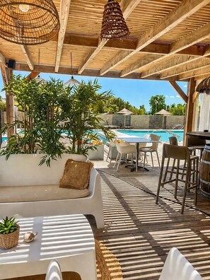 Outdoor dining - Vrbo Property (Lecci)