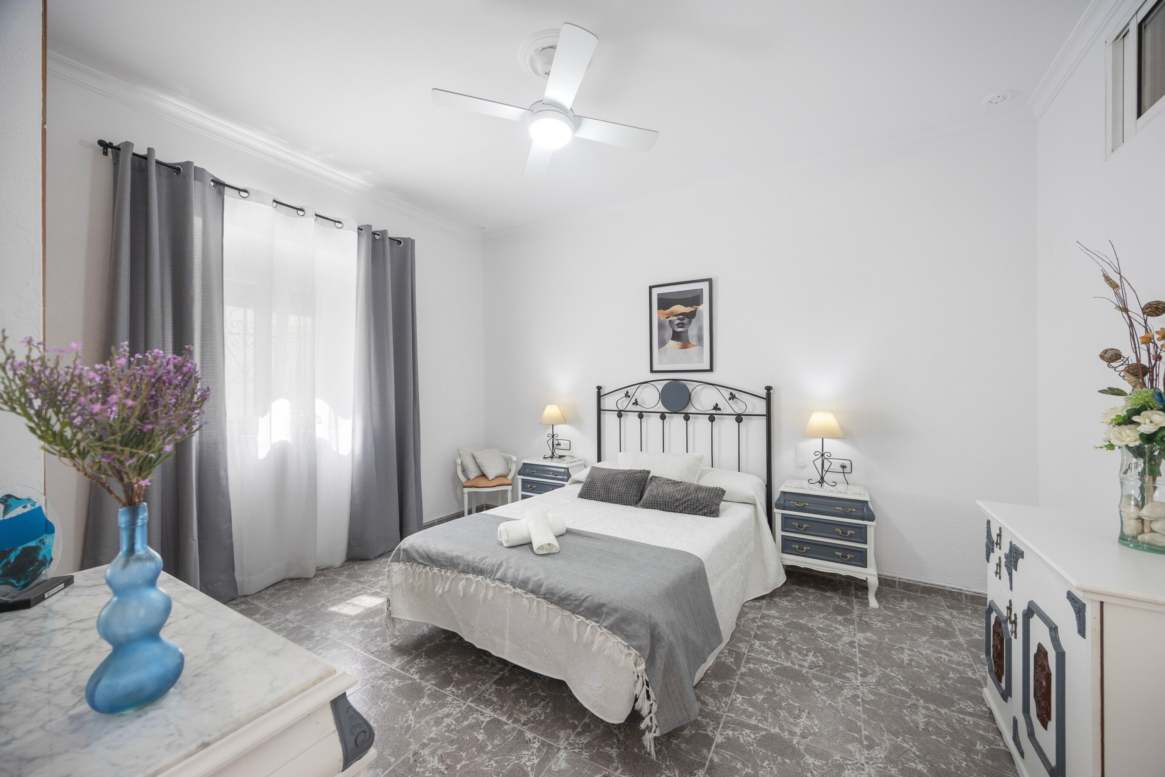 2 chambres, fer et planche à repasser, Wi-Fi, draps fournis