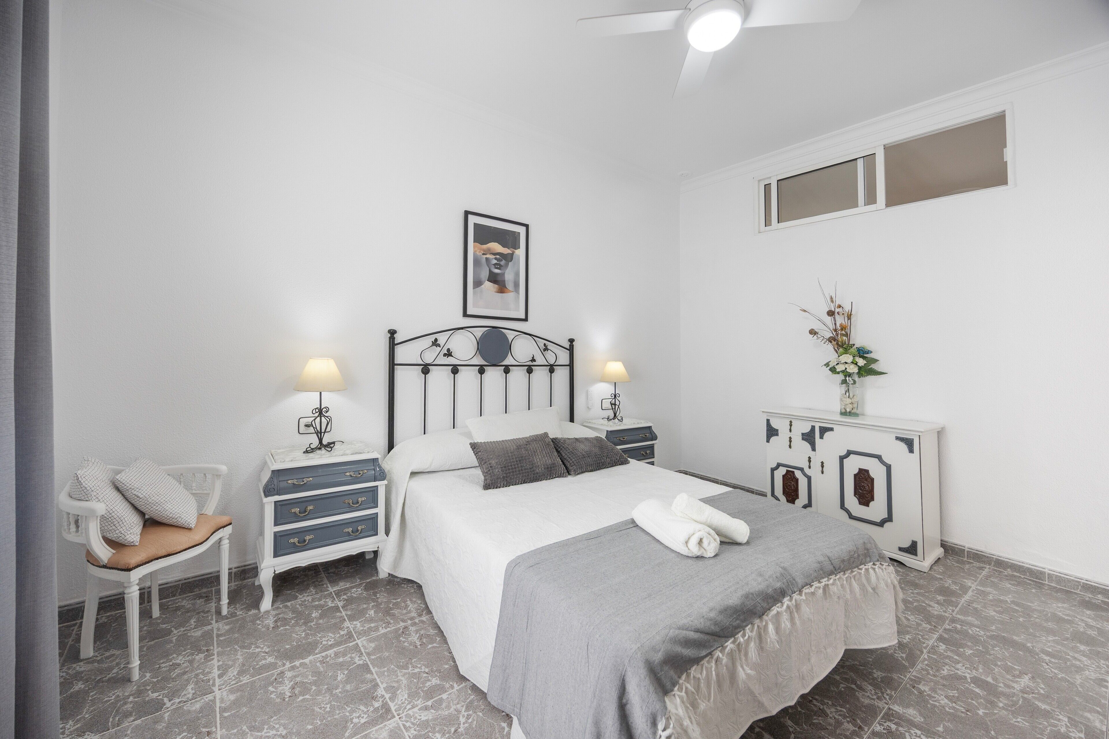 2 bedrooms, iron/ironing board, WiFi, bed sheets