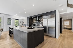 Coffee/tea maker, microwave, oven, stovetop - Village Luxe | Ski-in/Ski-out | Heated Pool & Spa (Beaver Creek)