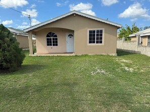 Exterior - Perfect Caribbean Getaway for Families, Couples & Friends (Montego Bay)