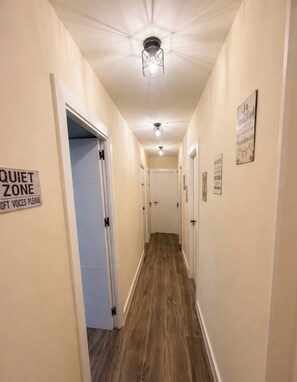Dormitorio compartido, 1 habitación, accesible para personas con discapacidad | Interior