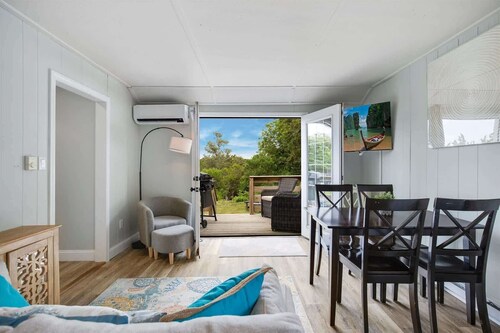 Oceanfront 6BR Across from Craigville Beach