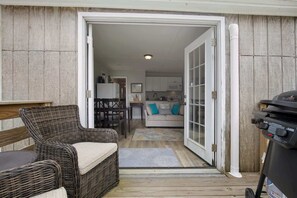 TV, offices - Oceanfront 6BR Across from Craigville Beach (Barnstable)