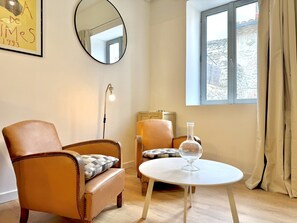 Interior - Les Suites du Richelieu,Elegance and Comfort (Nîmes)