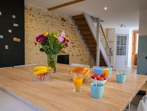 Dining - La Gastine, Air-cond townhouse, Médoc & Ocean (Castelnau-de-Médoc)