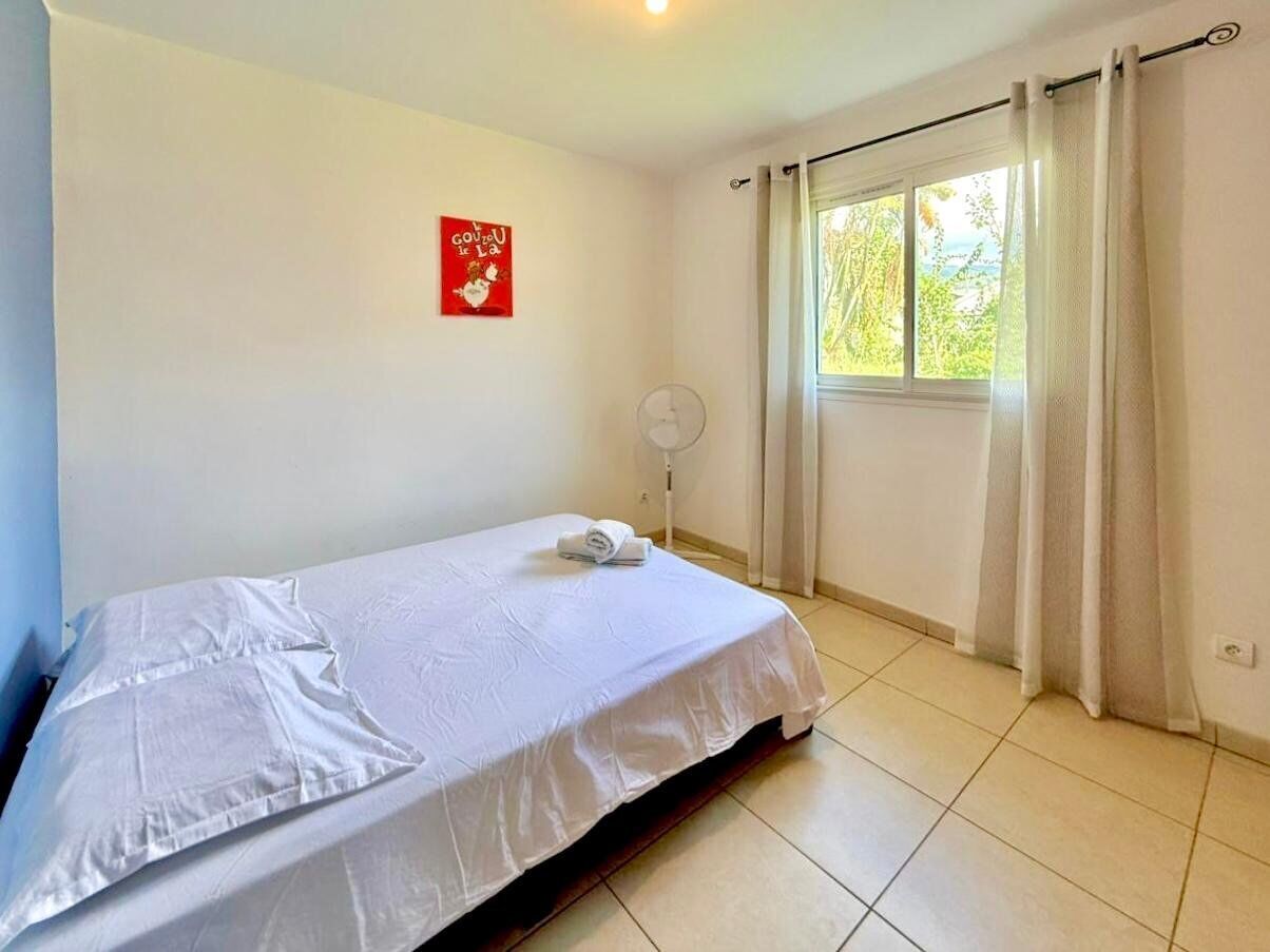 Iron/ironing board, Internet, bed sheets