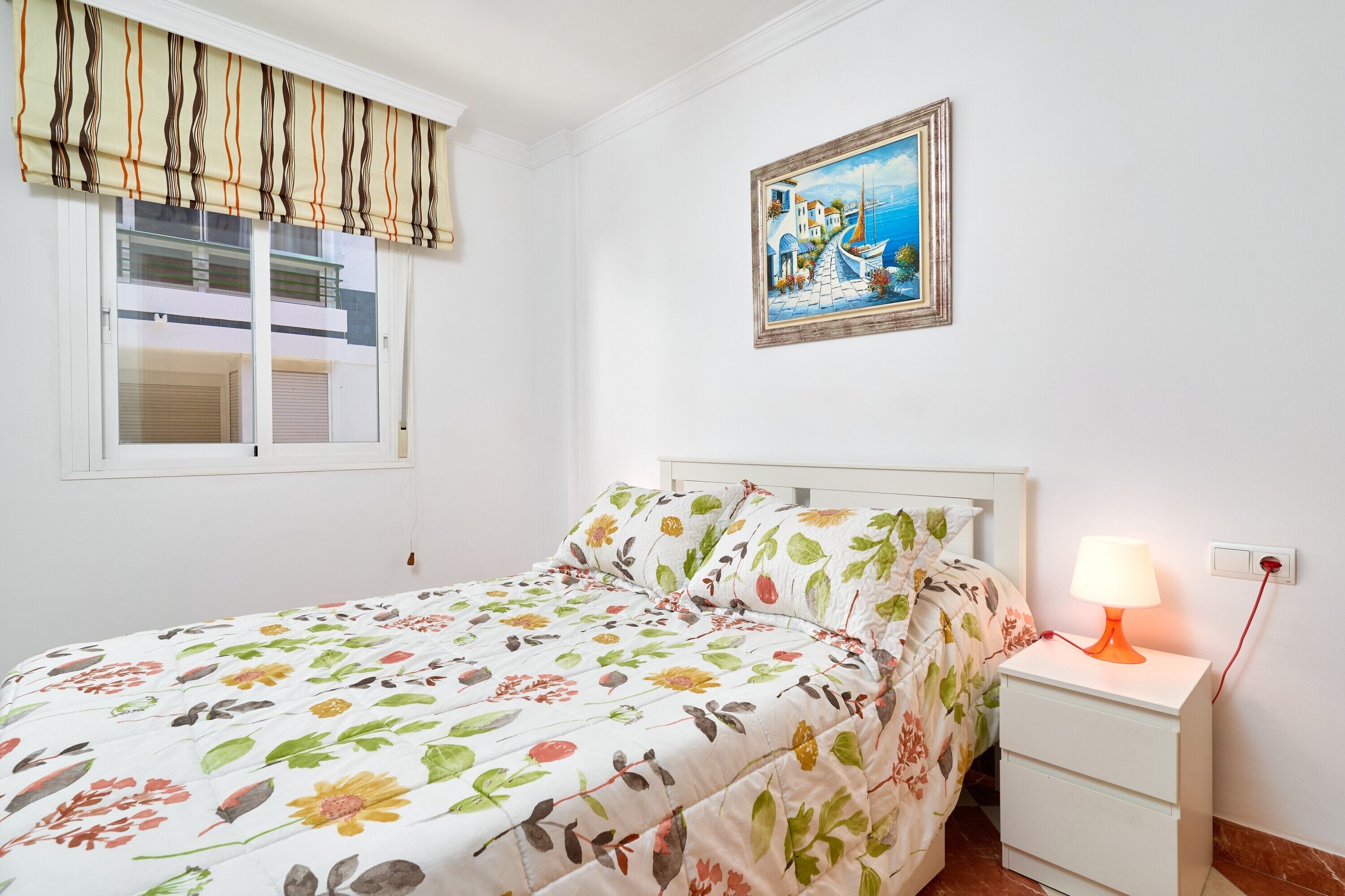 1 bedroom, bed sheets